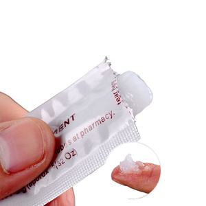 <span class=keywords><strong>Precio</strong></span> al por mayor vitamina A & D crema <span class=keywords><strong>de</strong></span> reparación Gel crema <span class=keywords><strong>de</strong></span> tatuaje, juego <span class=keywords><strong>de</strong></span> tinta <span class=keywords><strong>de</strong></span> tatuaje, elementos esenciales <span class=keywords><strong>de</strong></span> cuidado posterior <span class=keywords><strong>de</strong></span> belleza para propietarios <span class=keywords><strong>de</strong></span> tiendas - Product Image 2