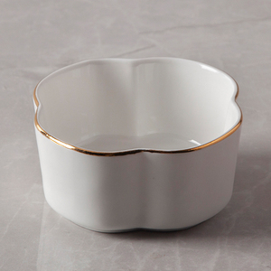 Guangzhou Vente Loisirs Lenues Creative Irrégulière Forme Unique Blanc Or Bord Porcelaine Soucoupe Bol Salé Condiment Plat Ramequin - Product Image 2
