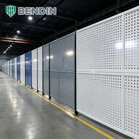 Barrière de sécurité modulaire pour atelier industriel, cloison en métal perforé avec panneau en acier traité thermiquement pour l'isolation industrielle