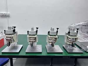 Équipement de moulage par injection basse pression de table pour l'encapsulation de câbles à fibres optiques et de capteurs - Product Image 6