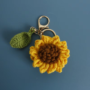 Llavero de Girasol Tejido a Crochet, Adorno para Bolso, Llavero de Rosa Tejida a Crochet, Flor Artificial, Regalo para el Día de San Valentín o el Día de la Madre - Product Image 6