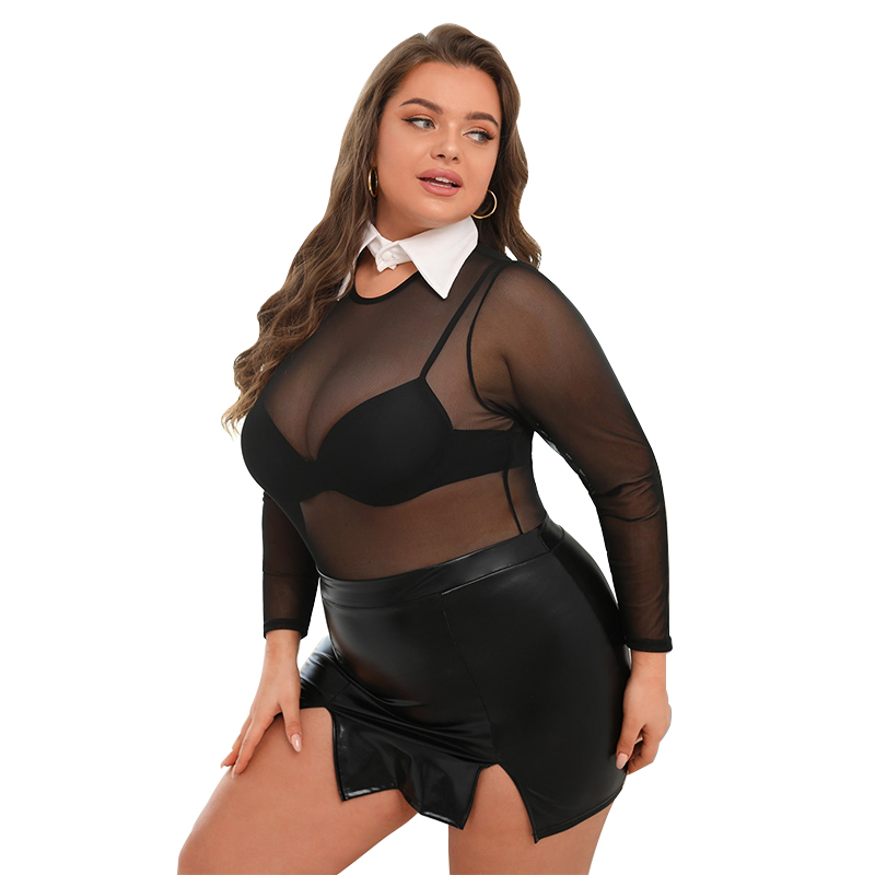 Etek ostida chiroyli sexy külotlar va paypoqlar bor