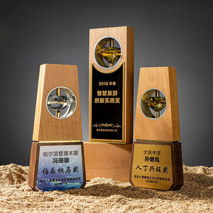 Trofeo de Madera Yuka con Estrella de Cristal Grabada con Láser, Regalo Empresarial, Adorno Artesanal Duradero - Product Image 4