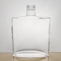Bouteille en verre carrée rectangulaire en gros 500 ml 700 ml Carafe à whisky antique