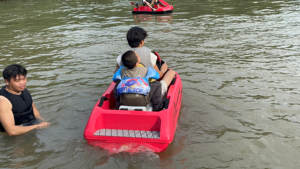 Mini bateau <span class=keywords><strong>de</strong></span> <span class=keywords><strong>jet</strong></span> <span class=keywords><strong>ski</strong></span> électrique pour les sports <span class=keywords><strong>de</strong></span> loisirs pour le <span class=keywords><strong>club</strong></span> aquatique <span class=keywords><strong>de</strong></span> pêche et la dérive <span class=keywords><strong>de</strong></span> cours d'eau en fibre <span class=keywords><strong>de</strong></span> verre durable - Product Image 3