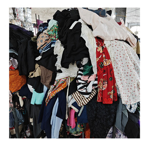 Vêtements d'occasion pour femmes Tops pour femmes Chemisier en coton Ukay Ukay Ballots Vente en gros par <span class=keywords><strong>Kilo</strong></span> - Product Image 1