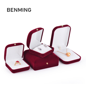 Wholesale Hot Sale Velvet Jewelry Box Red Earring Double Ring Box Custom Logo