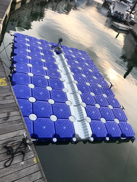 Modular Plastic Floating Dock Platform for Jet Ski Pontoon Cubes Design