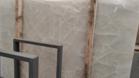 Fendy White Onyx 18 ou 20 mm Dalle Fendy White Countertop Pierre naturelle chinoise de haute qualité pour mur 250x140x1.8cm