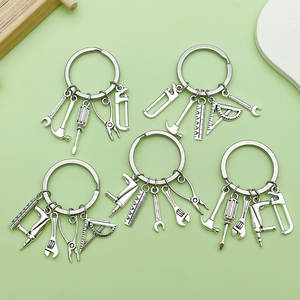 2026 迷你流行款式定制工具锤子螺丝刀扳手工具金属吊坠多功能工具钥匙扣 - Product Image 3