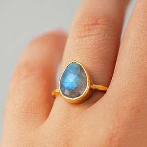 Women's Classic 92.5 Sterling Silver <b>Finger</b> <b>Ring</b> Natural Labradorite Teardrop Shape Faceted Polished Blue Fire Gemstone Cut - Product Image 3