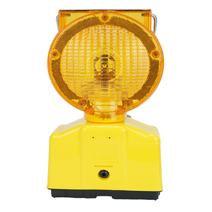 Feu <span class=keywords><strong>de</strong></span> signalisation à barricade solaire à LED Lampe <span class=keywords><strong>de</strong></span> sécurité à LED à économie d'énergie avec crochet pour les ponts routiers et la circulation - Product Image 3