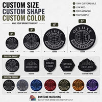 Écussons en caoutchouc 3D gaufrés personnalisés OEM/ODM, étiquettes en silicone haute densité découpées sur mesure pour marques de vêtements et cadeaux d'équipe