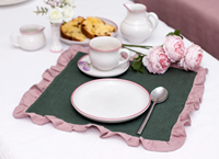 Ensemble de serviettes et de sets de table en lin plissé fait main, design moderne brodé, couleur personnalisable, lavable, rond 60x60cm, respectueux de l'environnement