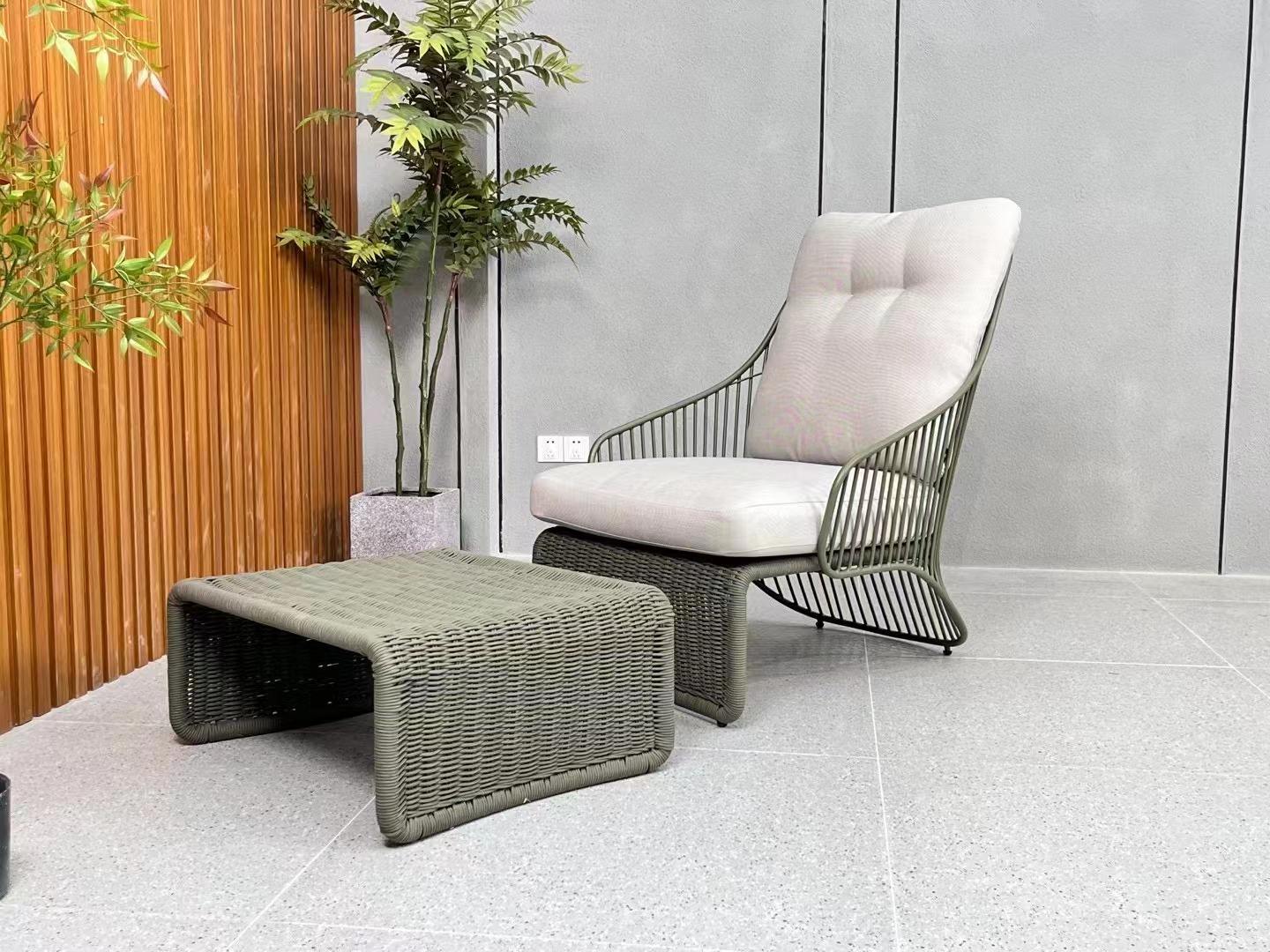 สีเทาเข้ม