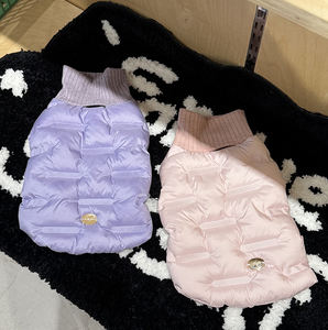 2026 Lüks Moda Özelleştirilmiş Renk ve Logolu Kendi Tasarımınızda Stokta Köpek Kışlık Kıyafetleri Evcil Hayvan Montu - Product Image 3