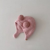 Bonnet bébé à double pompon avec cache-oreilles, bonnet chaud et doux coupe-vent pour nourrisson, bonnet thermique confortable pour tout-petit en hiver