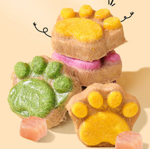 Venta al por mayor Paw Pie Freeze Dried pollo gato trata Snack galleta perro pata en forma de pastel de carne para cachorro gatito comer saludable - Product Image 4