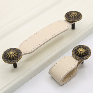 Poignées de porte en cuir bon marché pour commodes et armoires noir marron simple tiroir coulissant poignée en cuir quincaillerie d'ameublement - Product Image 3