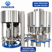 Machine de remplissage automatique rotative haute vitesse pour bouteilles PET d'eau potable pure et minérale de 330 ml, 500 ml, 1000 ml, avec rinçage et bouchage