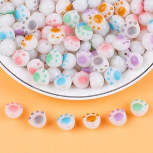Perles en forme de patte de chat 3D rouge vif, 11x12mm, en résine plastique, matériel de fabrication de bijoux pour boucles d'oreilles, bracelets, pendentifs, artisanat - Product Image 4
