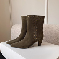 Nouvelles bottes pour femmes en cuir de vachette avec clous pour l'automne et l'hiver