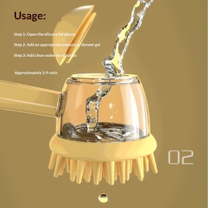 Brosse de massage moderne en silicone souple de luxe pour animaux de compagnie, avec réservoir de shampoing pour chiens et chats, outil de toilettage doux et antidérapant pour un nettoyage efficace - Product Image 3