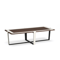 Table basse de salon personnalisable en couleur, plateau en bois aux coins arrondis, structure en métal contrastant pour le bureau