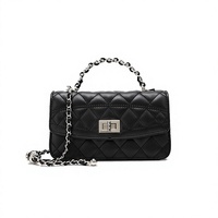 Tas Selempang Wanita BATON Model Kotak Ringan Berlapis Jahitan dengan Tali Rantai, Penutup Hook Loop TB2330 Warna Hitam