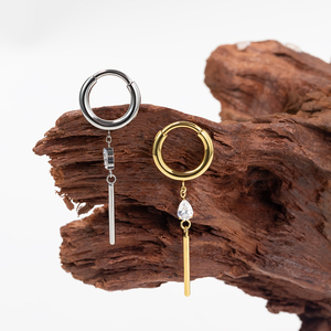 Модные серьги-кольца из титана ASTM F136 с подвесками и шарнирным сегментом для пирсинга ушей, женские украшения для пирсинга - Product Image 1