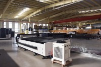 Machine de découpe laser à fibre haute précision 3015 1KW 2KW 3KW avec source Raycus Max, équipement de découpe laser CNC pour métaux