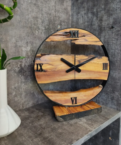 horloge en bois d'olivier