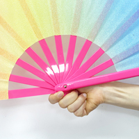 Éventail pliant grande taille avec poignée en plastique solide, éventail de danse, art populaire arc-en-ciel, style ange, logo personnalisé imprimé, éventail à main de 33 cm