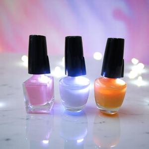 Tapa de esmalte de uñas con cepillo iluminado - Product Image 5