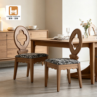 Chaise de salle à manger moderne de luxe en bois massif sculpté, style nordique, revêtement en velours italien, pour restaurant commercial