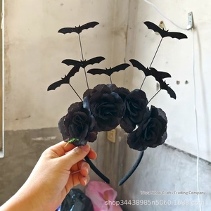 Fascia per Capelli Gotica Nera con Rose e Pipistrelli per Halloween, Cerchietto Scuro con Pipistrelli Glitterati per Feste Spettrali e Accessori per Costumi Cosplay - Product Image 3