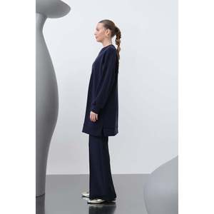 Tunique minimaliste pour femme, manches longues, tricot doux, noir, à porter toute l'année - Product Image 2