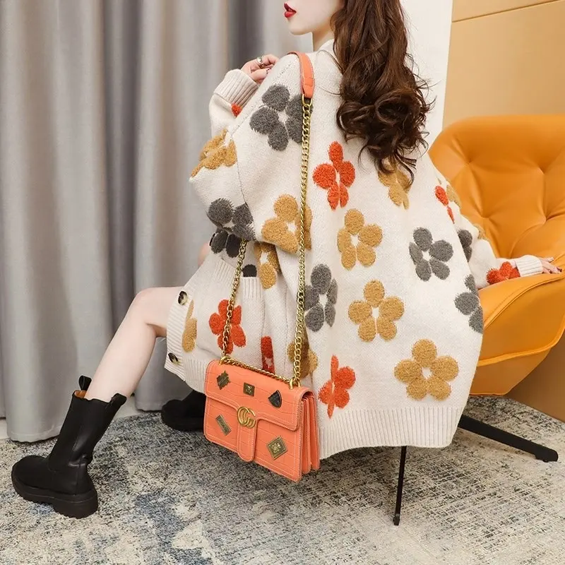 Retro flower sweater women's coat Autumn New Knitted Top V-Neck long sleeve retro loose thickened oversized cardigan