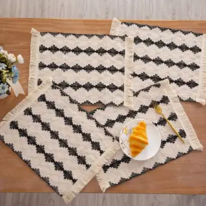 Hot Sale Fabric Woven Thermal Insulation 2 Color Splicing Tassel Linen Place Mat For Western Food