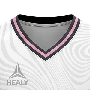 Ensemble d'uniformes de basketball sublimés HEALY à texture ondulée blanche, avec bordure rose et noire, maillot et short en maille respirante à séchage rapide, personnalisable pour équipe - Product Image 2
