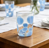 Maßgefertigter Handgeblasener Borosilikat-Glasbecher mit Blauen Jadepunkten, Dekorativer Wasserbecher für Zuhause, Büro und Restaurant