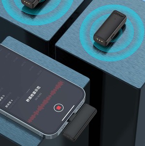 Microphone sans fil portable de diffusion en direct avec micro de boîtier de charge pour une longue distance d'enregistrement et une télécommande - Product Image 4