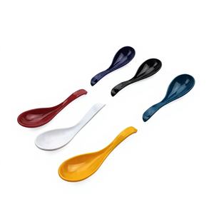 Cucharas de Sopa de Plástico Ecológicas de 6 Colores, Personalizadas o para Venta al por Menor, Producto Desechable y Sostenible - Product Image 1