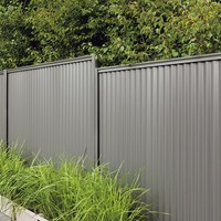 Panneau de clôture ondulé en acier, feuille de clôture d'intimité extérieure en métal coloré, rail de sécurité résistant à la décomposition, directement pour la maison