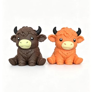 Juguete Antiestrés de Vaca Highland, Peluche Suave para Apretar - Product Image 1