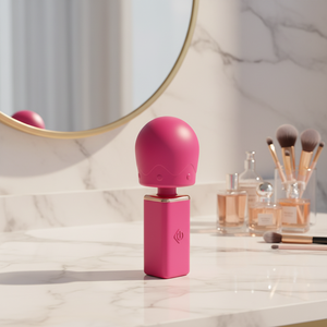 LOTUSIF Nevy, un mini vibromasseur rechargeable par USB, conçu pour les femmes célibataires - Product Image 1