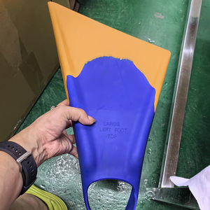 Palmes courtes en silicone personnalisées pour adultes, flottabilité assistée pour l'apprentissage de la plongée sous-marine, palmes de natation - Product Image 4