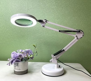 2 en 1 diseño moderno 10X LED lupa lámpara de escritorio Brazo giratorio ajustable abrazadera alimentada por batería montada lectura retrabajo vidrio Metal - Product Image 2