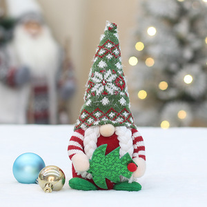 Décoration de Noël en tricot, gnome sans visage, cadeau de fête intérieure, chapeau à motifs rouge et vert, décoration textile écologique - Product Image 2