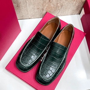 Mocassini di Alta Qualità con Motivo Coccodrillo in Rilievo, Stile Retrò di Lusso Leggero, Adatti per Tutte le Stagioni, Traspiranti, Ferragamo - Product Image 3